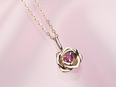 ローズ（薔薇）天然誕生石ペンダント